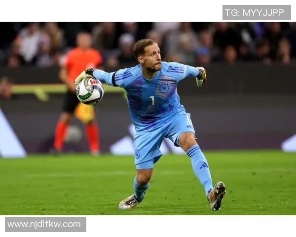 德国足球历史上最具狠劲与实力的球星是谁他如何征服赛场