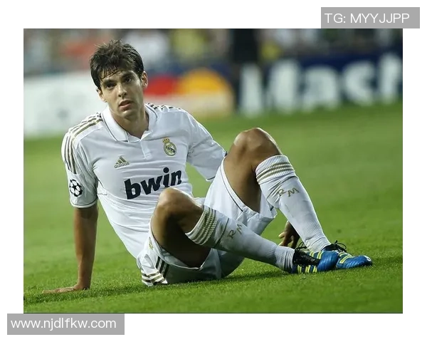 足球巨星卡卡高清动态壁纸震撼呈现点燃绿茵激情瞬间