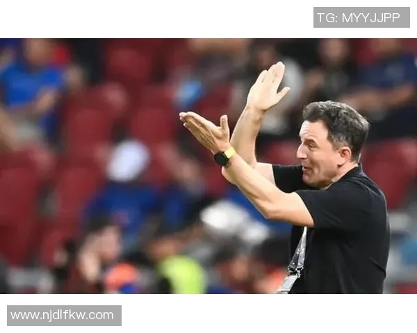 足球界怒火中烧的球星：从场上暴怒到赛后冲突的传奇人物