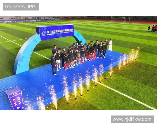 辽宁足球星哥引领新时代足球风潮 成为年轻球员榜样与动力源泉